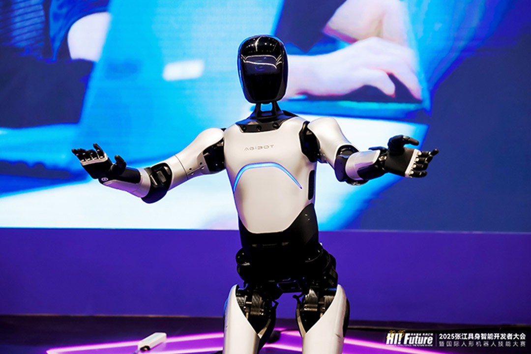 yabo.com远征A2成全球首个同时拥有中美欧认证的人形机器人